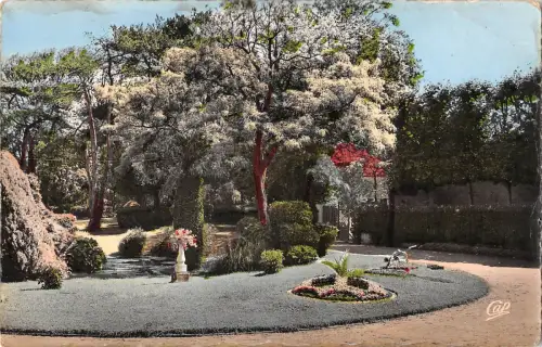 BR51067 Luc sur mer le parc de l hotel de ville France