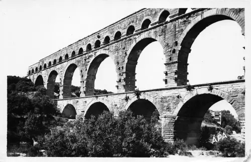 BR11425 le pont du gard chateau de st privat Echtfoto Frankreich