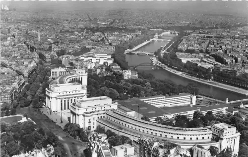 BR9282 Le palais de Chaillot france