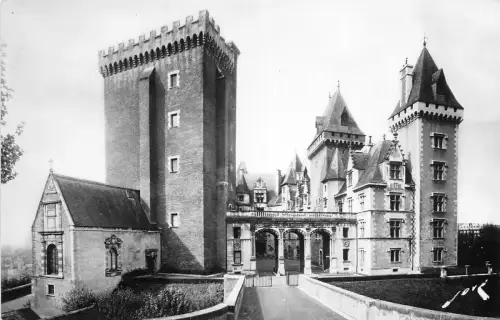 BR39344 Le Chateau Henri IV Pau Frankreich