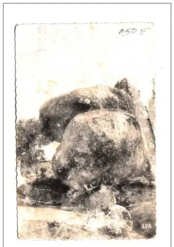 BR10268 Le Rocher tremblant de sept faux france