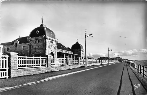 BR18210 Chatelaillon le boulevard de la mer france