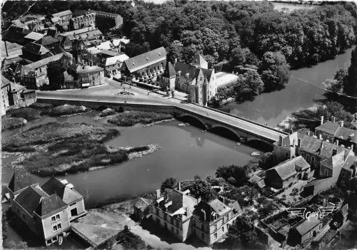 BR18992 La Flechee le pont des Carmes et le Chateau france