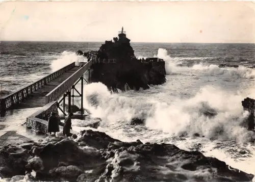 BR6813 Biarritz Le Rocher de la Vierge france