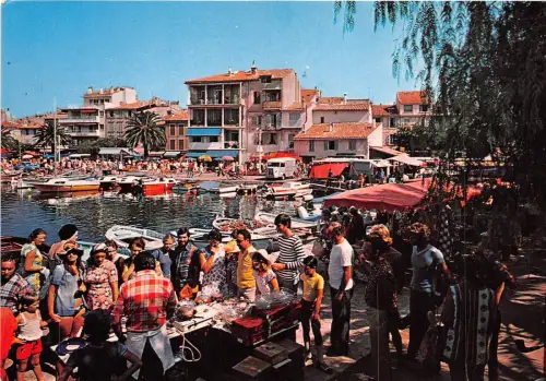 Br22732 Sanary sur mer jour de marche sur le Quais france