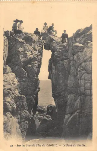 BR78365 sur la grande cote du croisic le pont du diable france