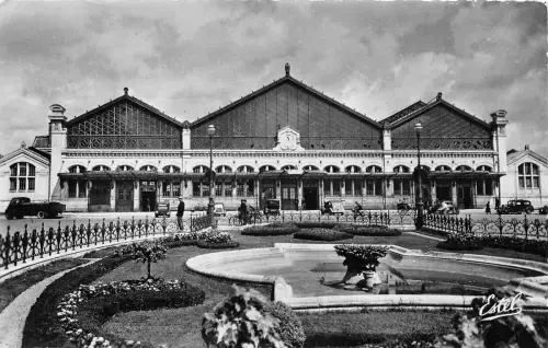 BR19768 le gare et la place albert I Orelans Frankreich