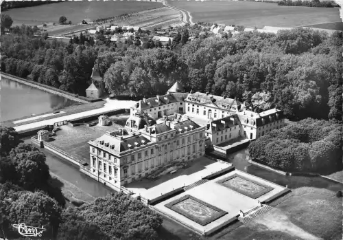 BR11258 Saint Cheron Le chateau du marais france