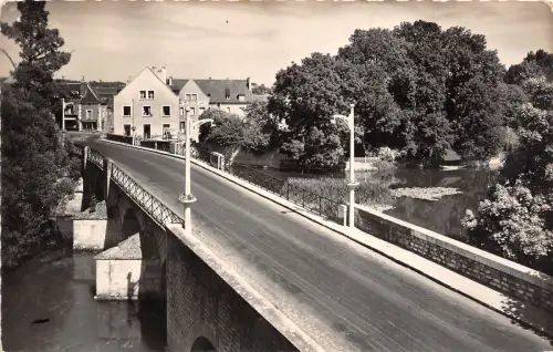 BR19587 CLoyes sur le loir le pont france