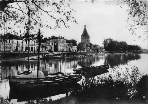 BR18432 libourne Le Quais france