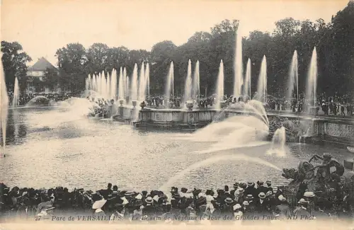 B105770 France Parc de Versailles, Le Bassin Neptune Jour Grandes