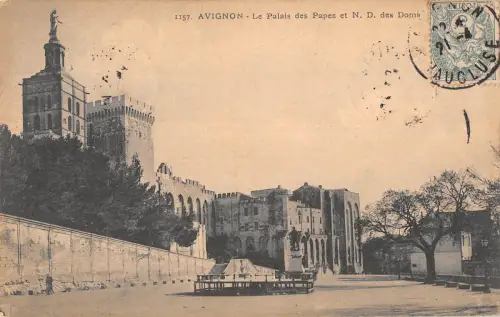 B104861 Frankreich Avignon Le Palais des Papes et N.D. des Doms