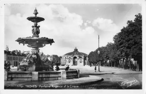 BR47428 troyes fontaine argence et le cirque Frankreich
