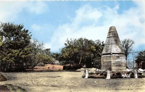 BR28052 Mont Cassel le monument de la Bataille france
