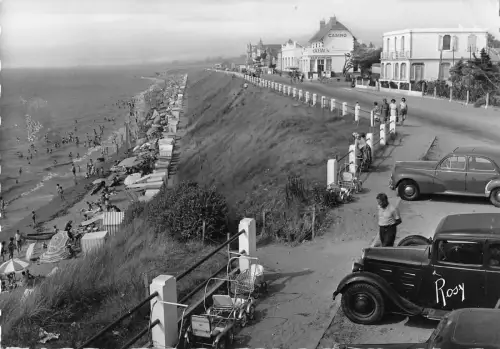 BR48850 Le remblai et la plage Tharon Plage Frankreich