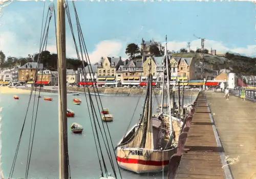 BR28291 Cancale Center Ostreicole Le Port France