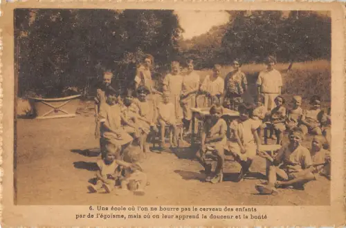 B106518 Frankreich Le Versöhnung Lisez Le Nachricht a l'Humanite children Kind