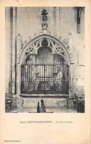 B106732 Frankreich Eglise Sainte Radegonde Le Pas de Dieu