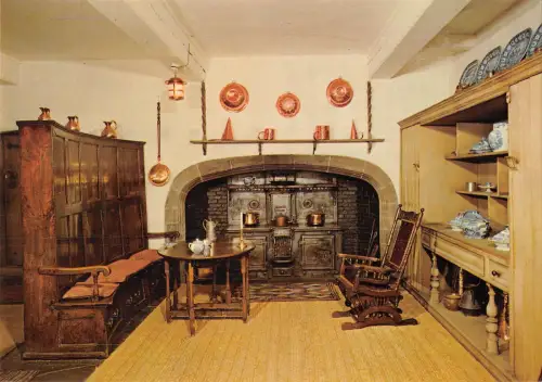 uk34120 the kitchen lindisfarne castle uk