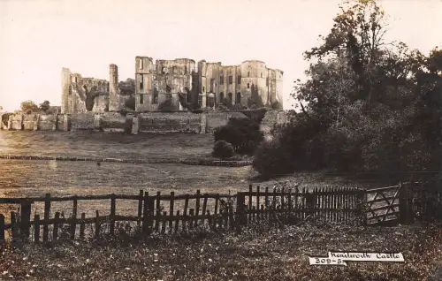 uk26906 kenilworth castle uk