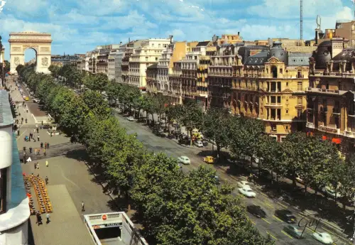 BG35561 paris l avenue des chaps elysees et l arc de triomphe france
