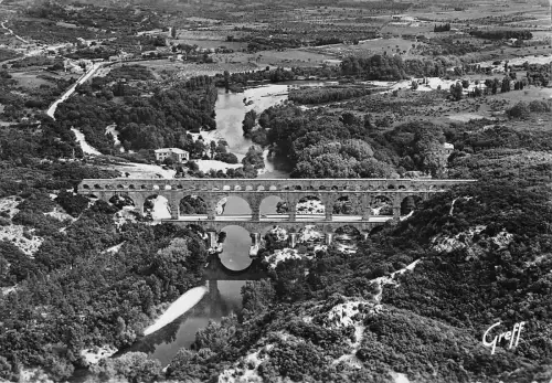 BR52067 Pont du Gard vue aerienne France