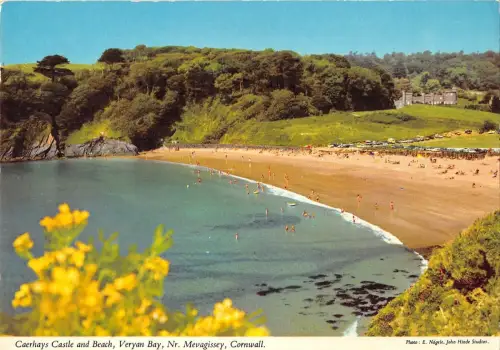 B103109 carhays castle and beach veryan bay mevagisey cornwall uk