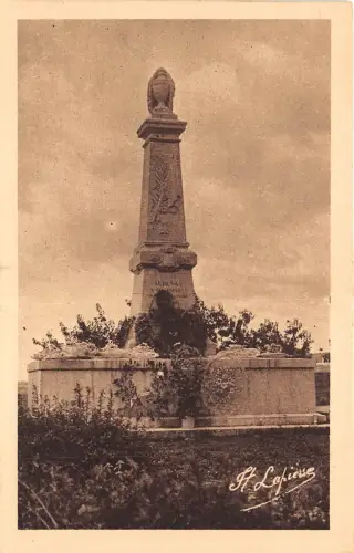 BG25694 aubeanas le monument aux morts france