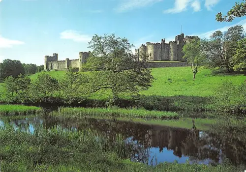 BR82869 alnwick castle and river aln uk