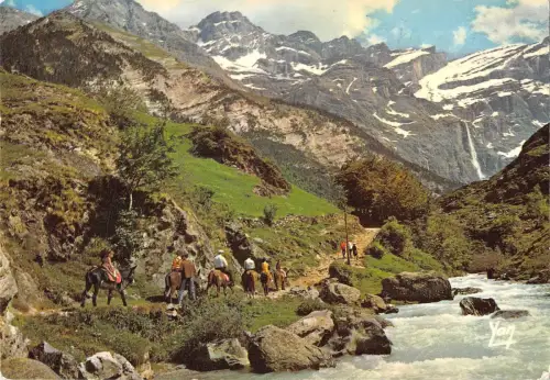 BT10426 Gavarnie sur le chemin du cirque France