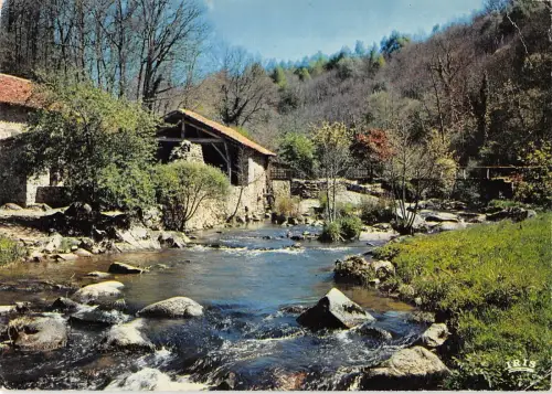 BT10844 Perigord aux environs de saint saud le trou de philipon Frankreich