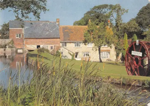 B102632 the water mill and museum of rural life calbourne isle of wight uk