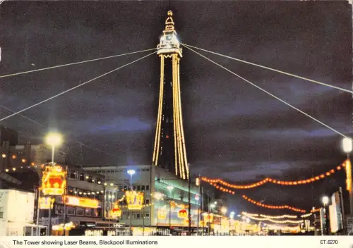 BR89273 der Turm zeigt Laserstrahlen Blackpool UK