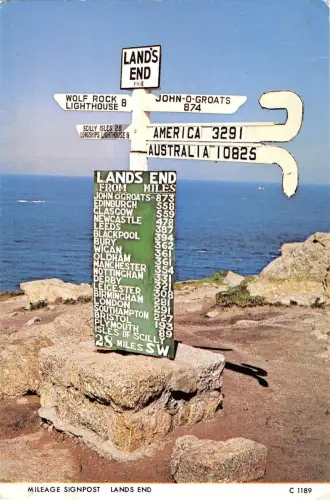 B100768 Kilometerstand Wegweiser Land s End Cornwall UK