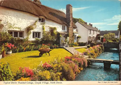 B96818 typisches Devon Tatched Cottage Croyde Village North Devon UK