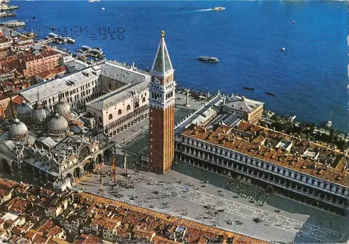 BT1898 venezia piazza s marco dall aereo italy