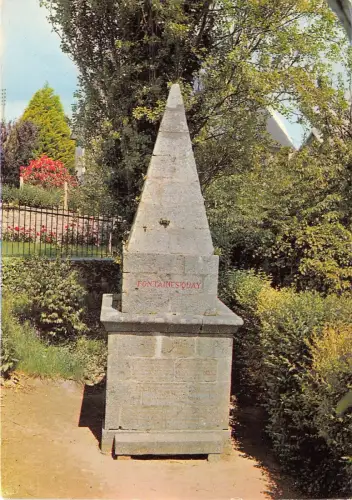 BR31545 Sy Quay Portrieux la fontaine france