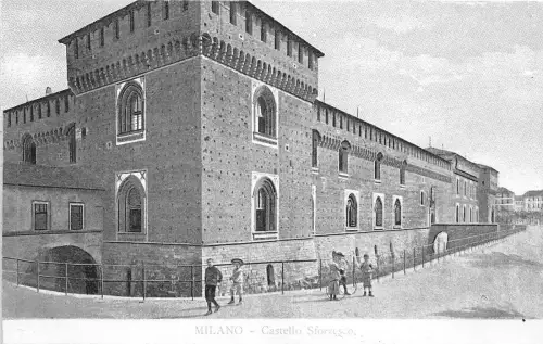 BG24888 castello sforzesco milano italy