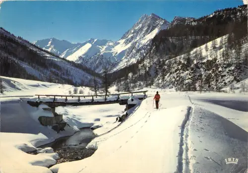 BR26237 Au fond de la Valleee Frankreich Ski Frankreich