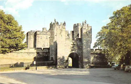 B88027 the barbican alnwick uk 14x9cm