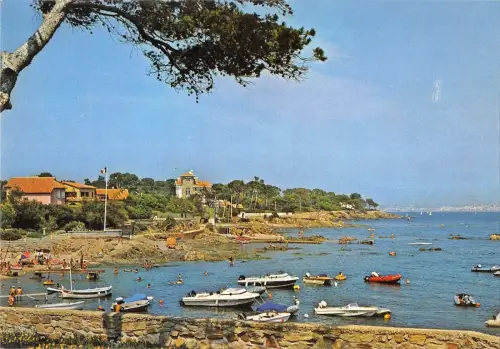 BT7649 St Aygulf shp bateaux une calanque Frankreich