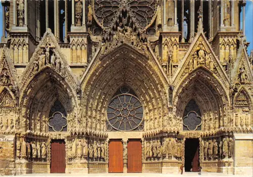 BT5177 Cathedrale de reims les trois portails Frankreich