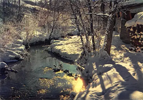 BT10185 montagnes en hiver jeux d ombre et delumire sur les bords d France