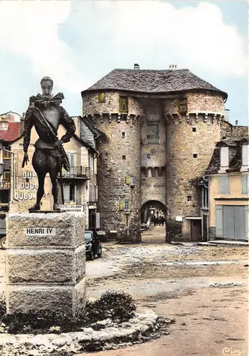 BR29481 Marvejols porte du Soubeyran et Statue de Henri IV france