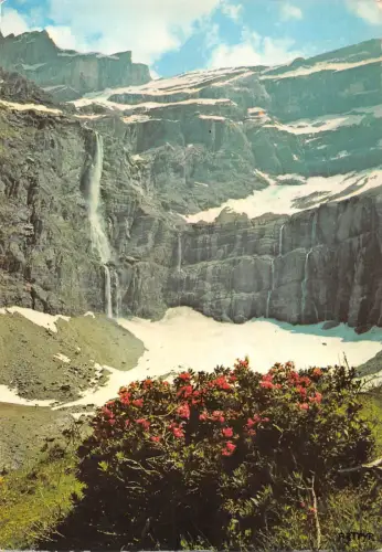 BT10221 Cirque de gavarnie la grande cascade et les galciers France