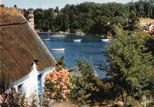 BT8380 La maison du pecheur au bord de la riviere Kerdruc Frankreich
