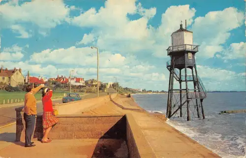 B101020 Lower Marine Parade Dovecourt UK 14x9cm