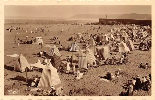 BR41511 Binic la plage a l heure du basin Frankreich