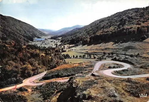 BR52963 Les lacets de la route du lac d alfeld a sewen France