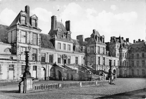 B97934 palais de fontainebleau l escalier du fer a cheval france echtfoto